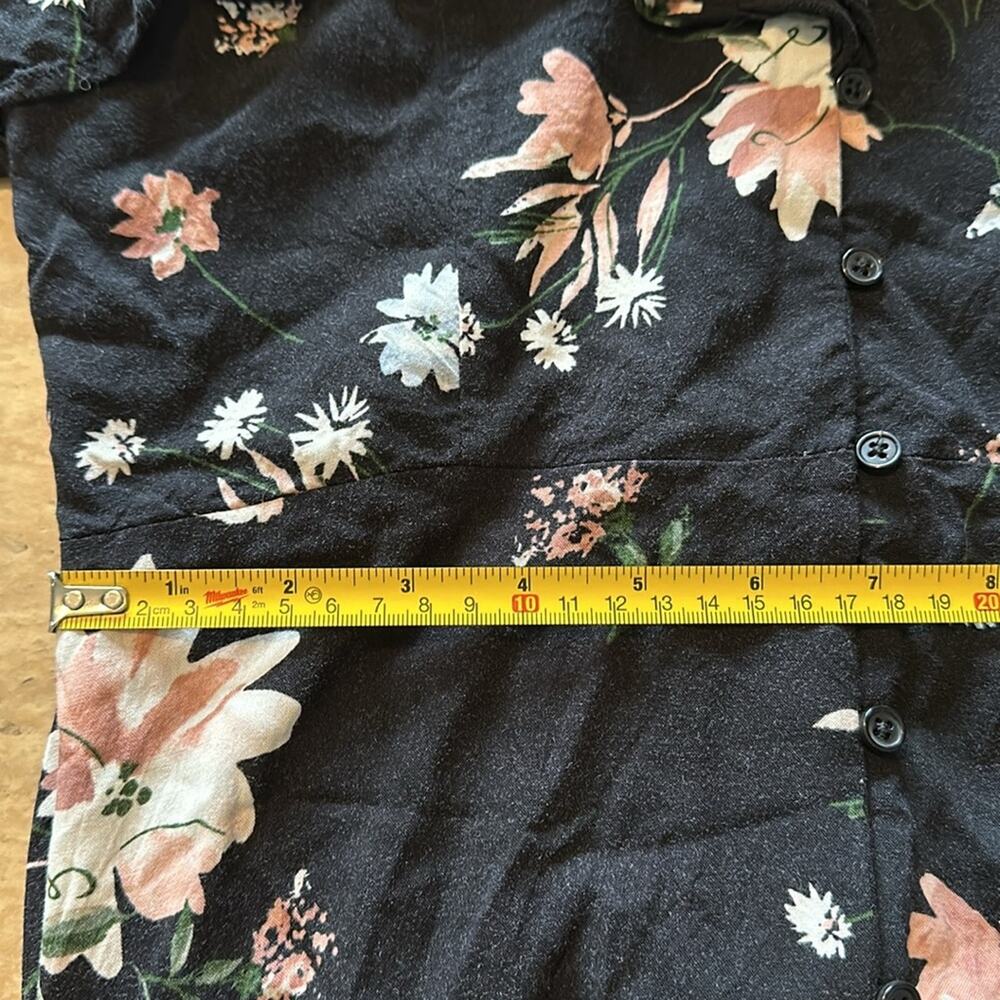 Band of Gypsies Floral Button Front Black Slit Front Girly Pretty Ruffle S12 - Picture 6 of 9